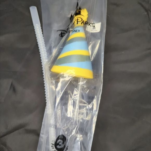 Mickey's 90th anniversary cup - Picture 3 of 3